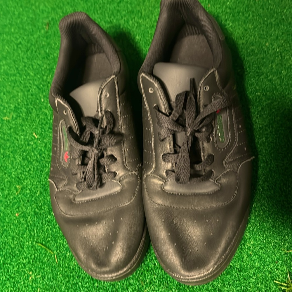 Adidas Yeezy calabasas size 9.5 worn once no box